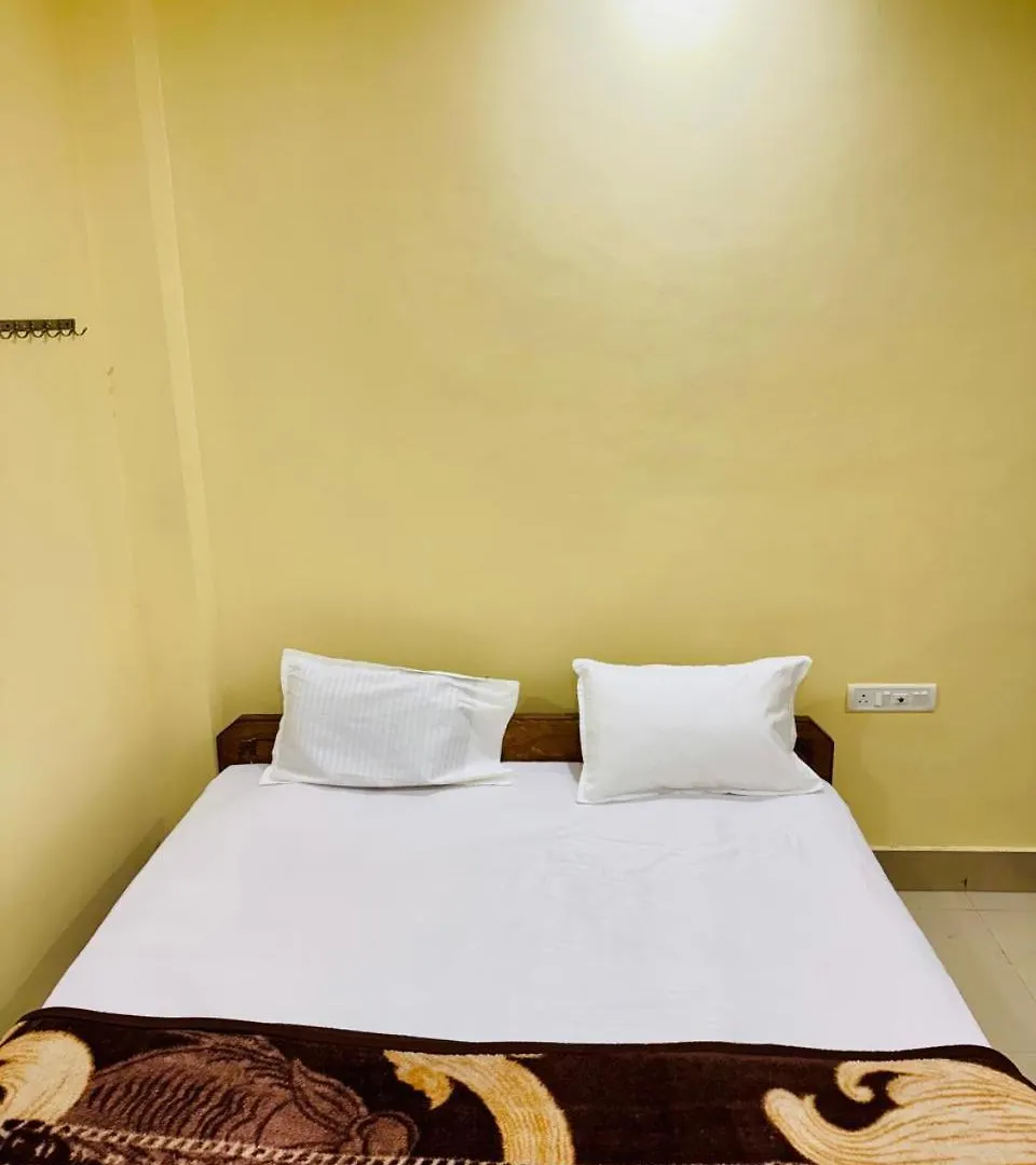 *** فندق Suraj Guest House فاراناسي الهند