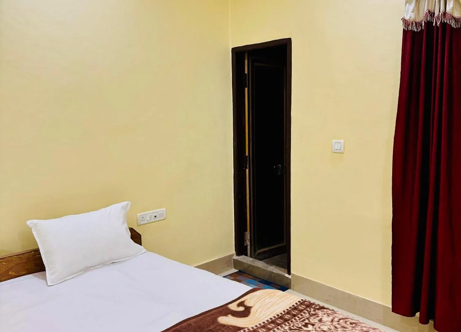 فندق Suraj Guest House فاراناسي
