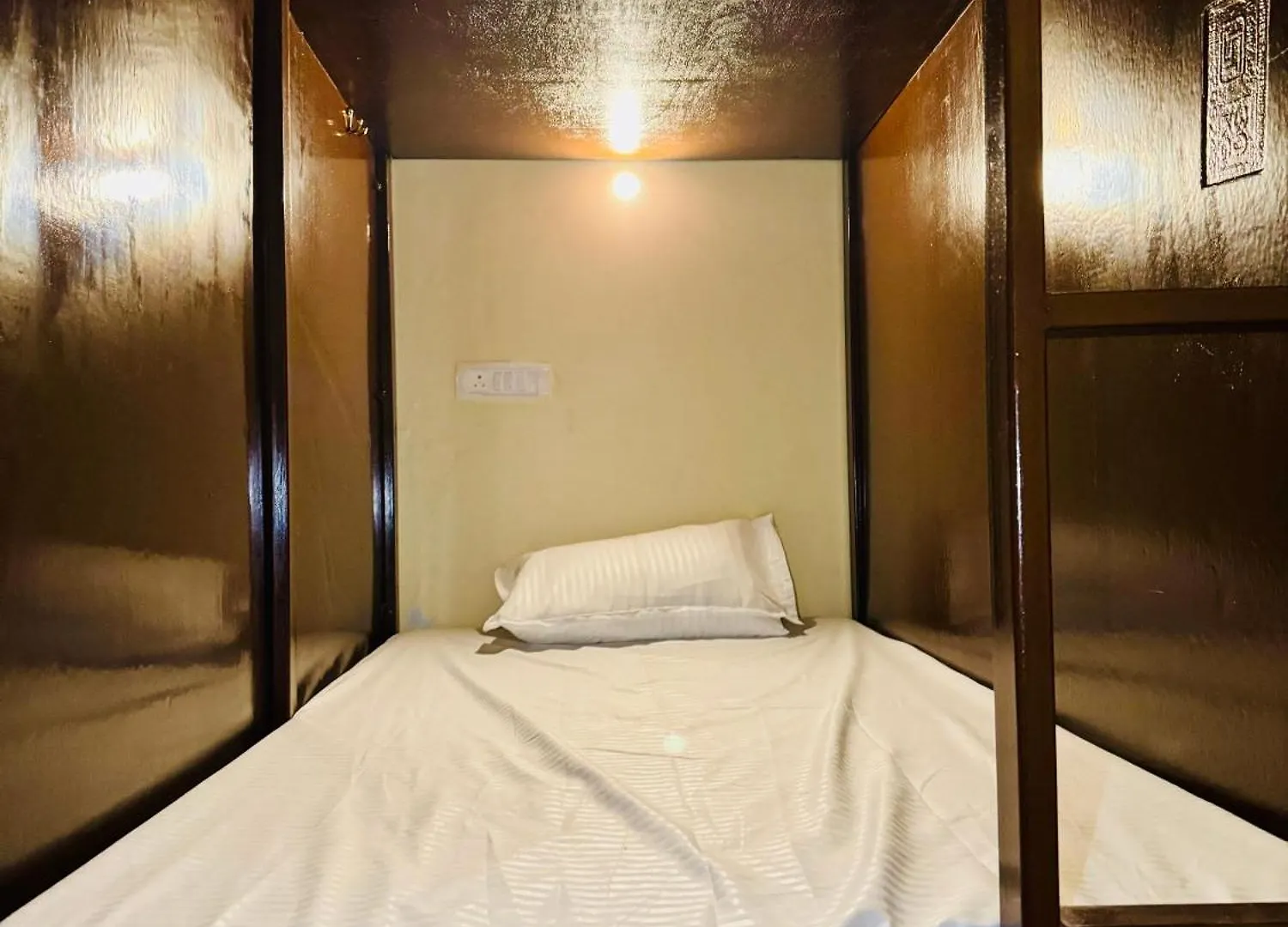 Suraj Guest House فاراناسي فندق