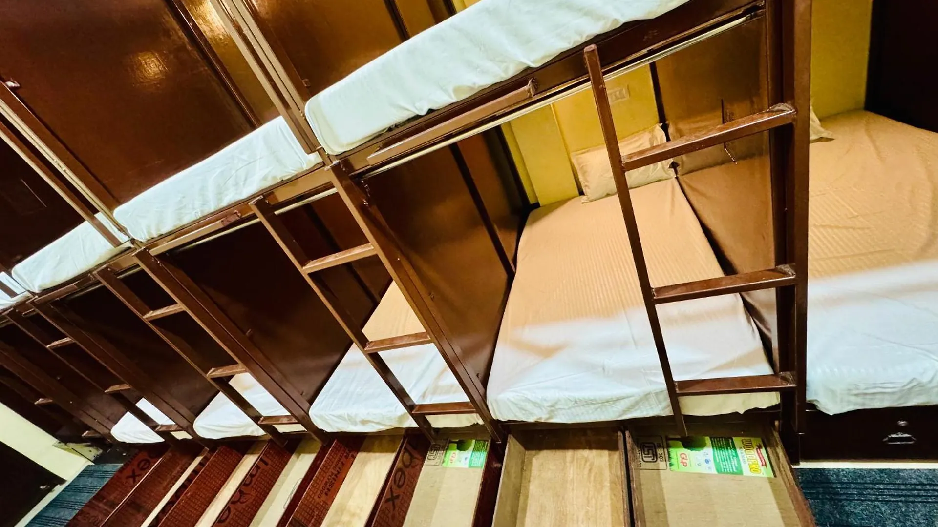 فندق Suraj Guest House فاراناسي