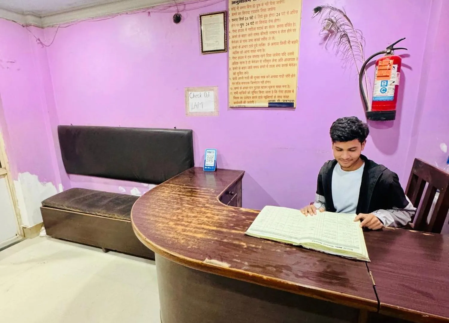 Suraj Guest House فاراناسي فندق